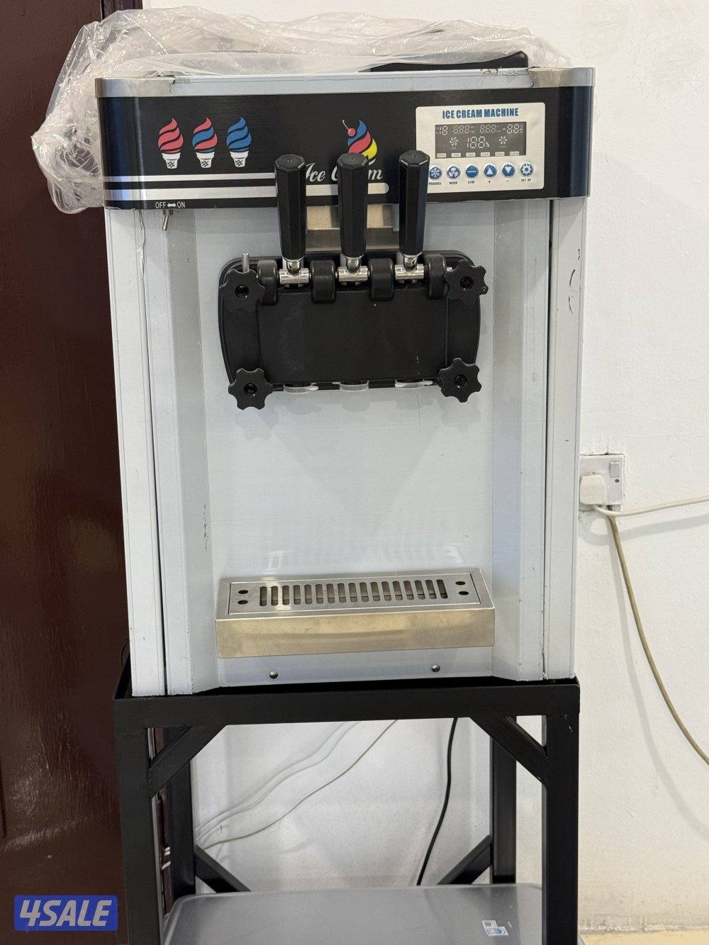 للبيع مكينة ايس كرميم4