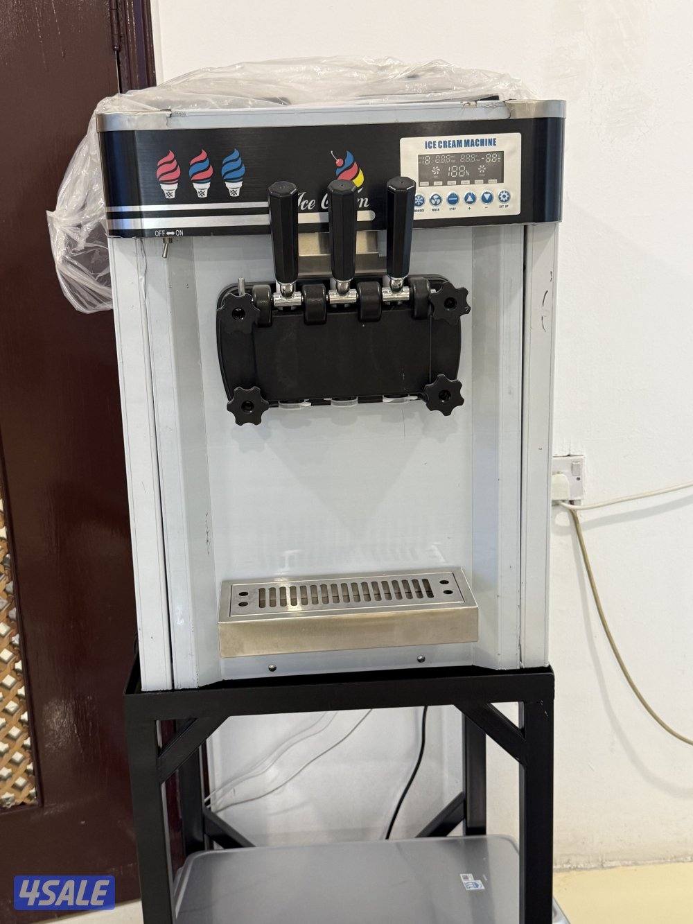 للبيع مكينة ايس كرميم7