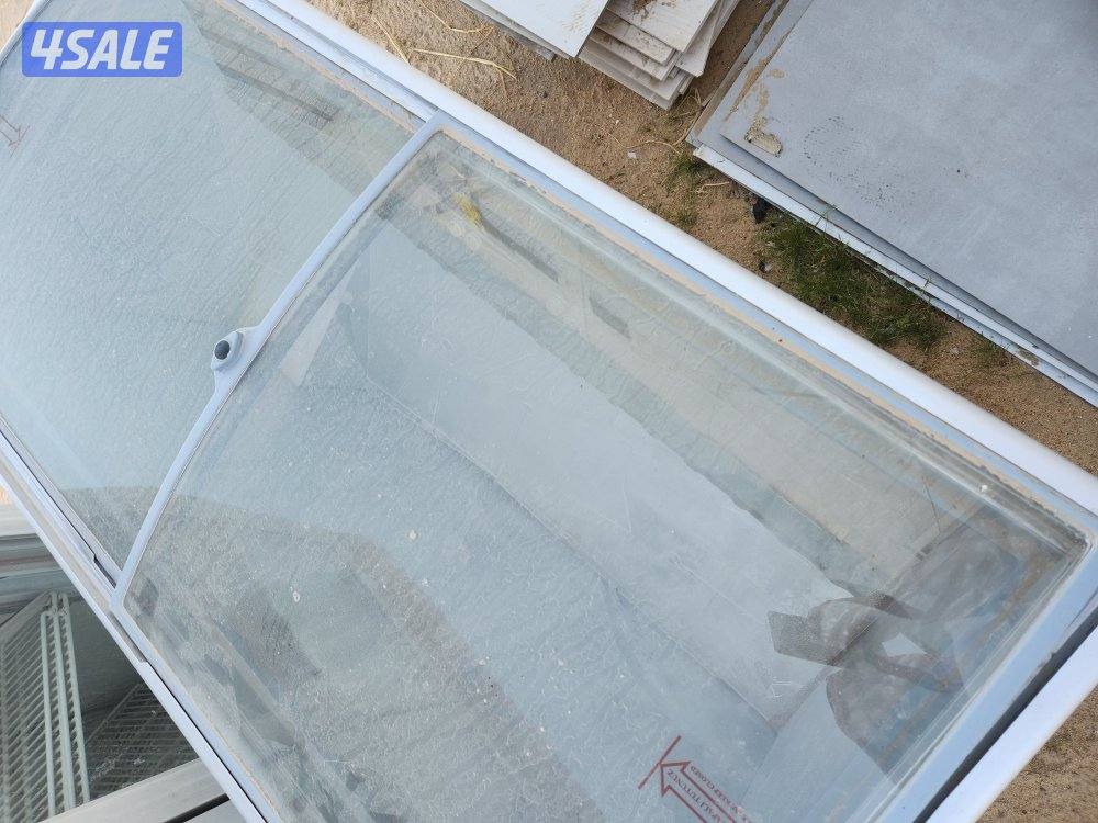 للبيع ثلاجات للبقالات جديده استعمال سنه2