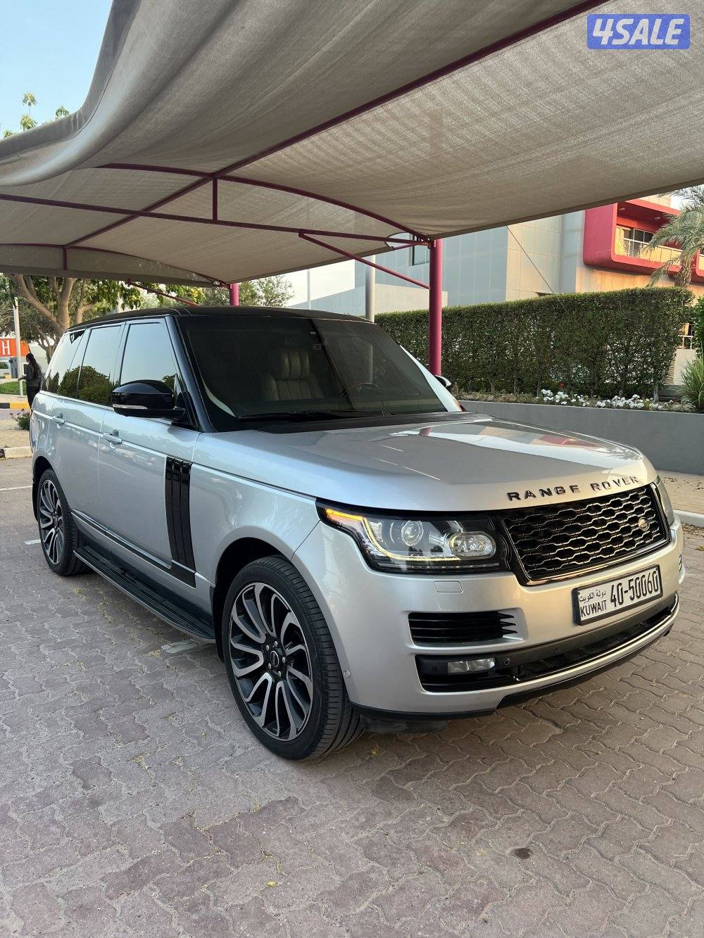 للبيع رنج روفر فوج 8 سلندر سوبر شارج سلفر داخل اوف وايت0