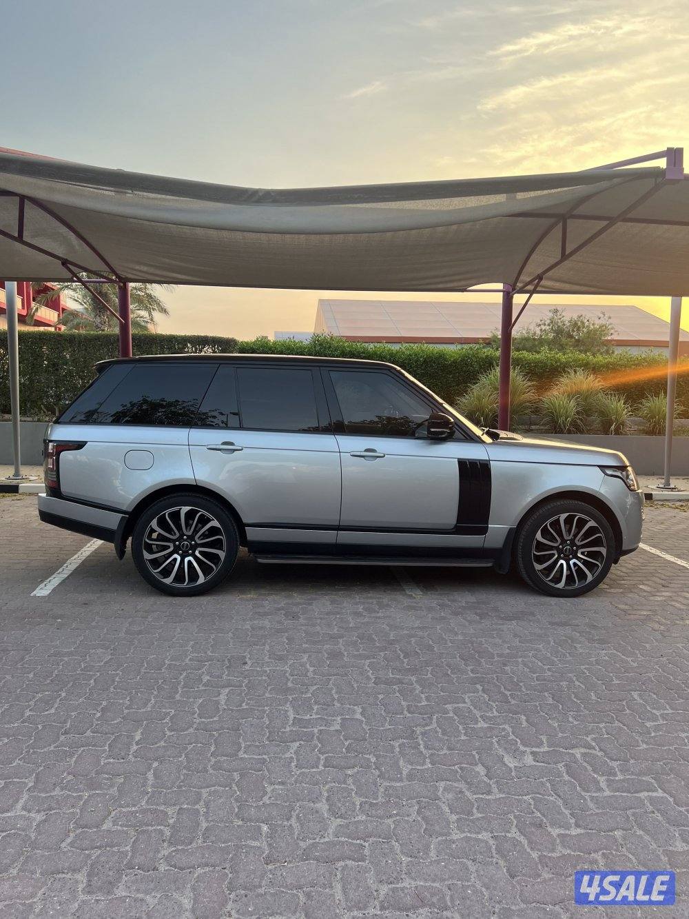 للبيع رنج روفر فوج 8 سلندر سوبر شارج سلفر داخل اوف وايت3