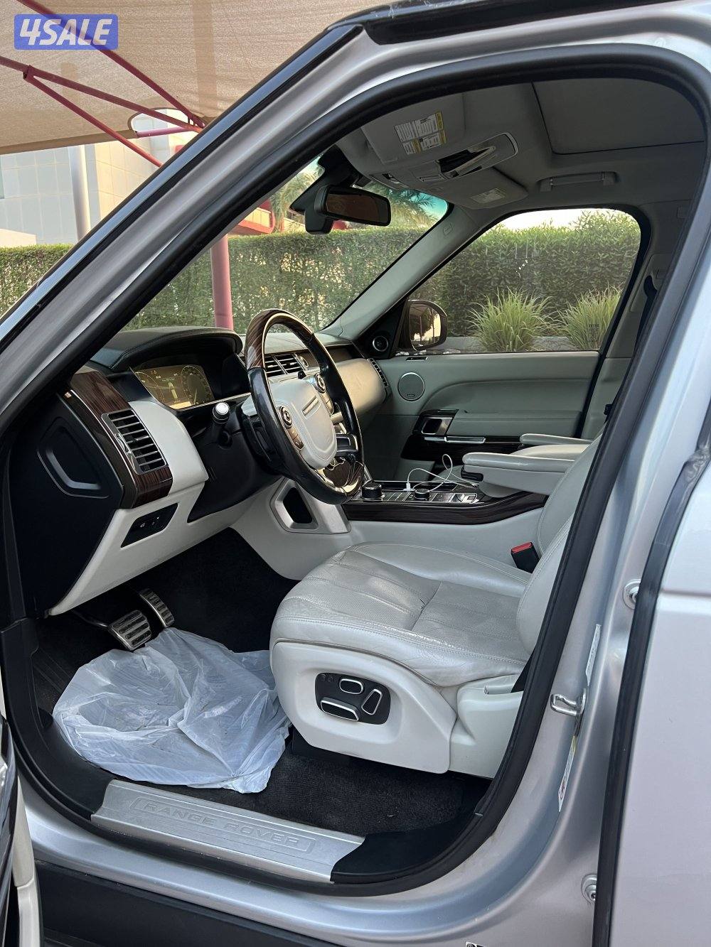 للبيع رنج روفر فوج 8 سلندر سوبر شارج سلفر داخل اوف وايت5