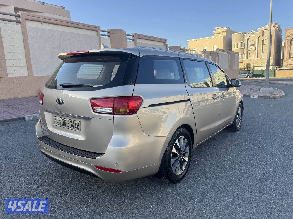 للبيع كيا كرنفال موديل 20163