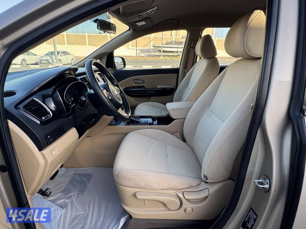 للبيع كيا كرنفال موديل 20165