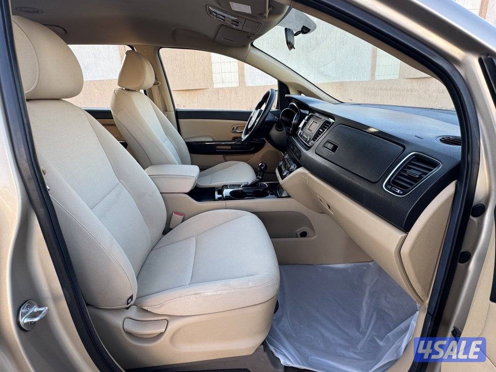 للبيع كيا كرنفال موديل 20166