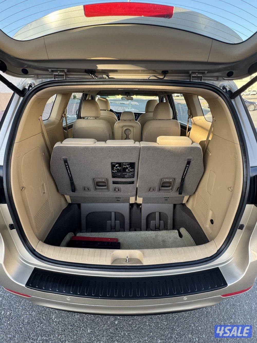 للبيع كيا كرنفال موديل 20168