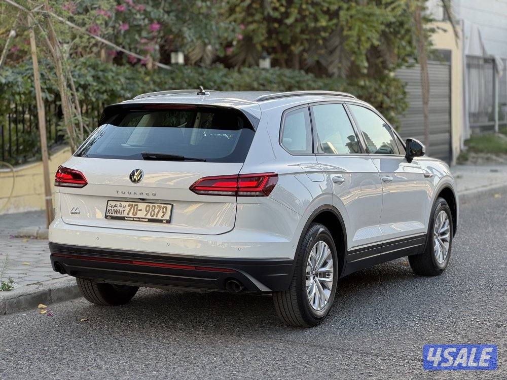 فولكس واجن طوارق V6 موديل 2023 عداد 43 تحت الكفالة وكالة بهبهاني4