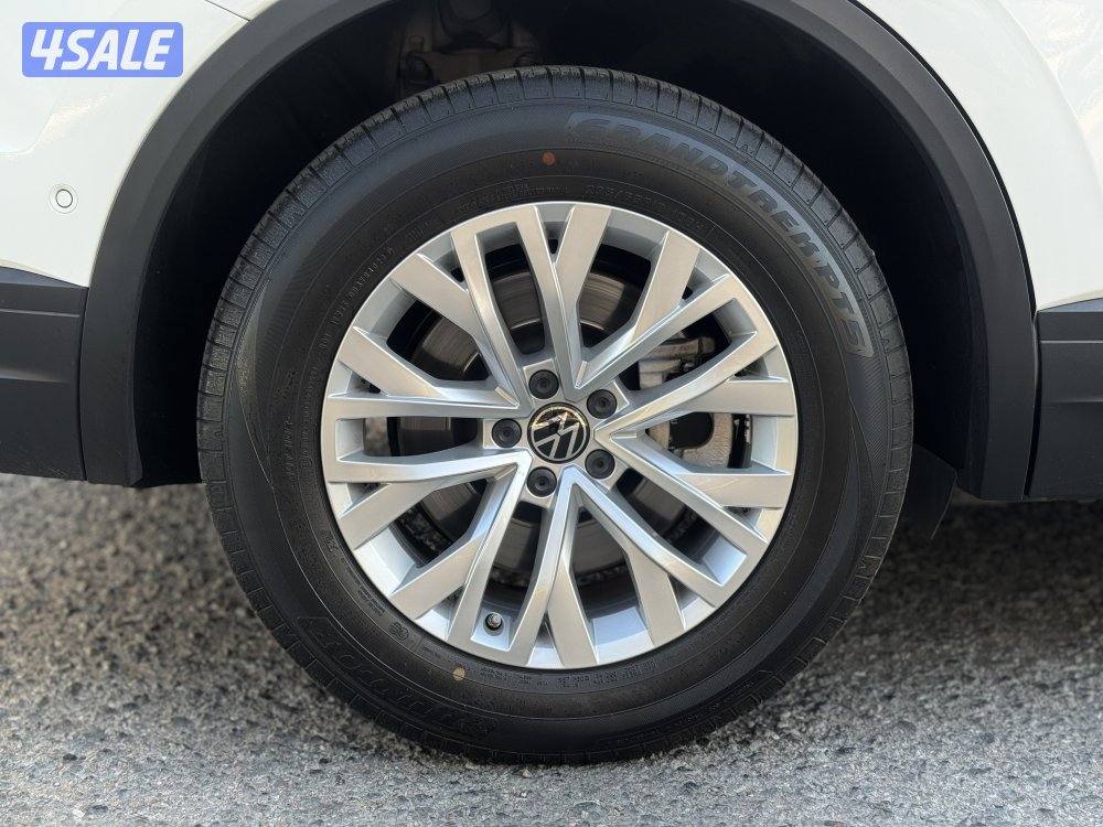 فولكس واجن طوارق V6 موديل 2023 عداد 43 تحت الكفالة وكالة بهبهاني13