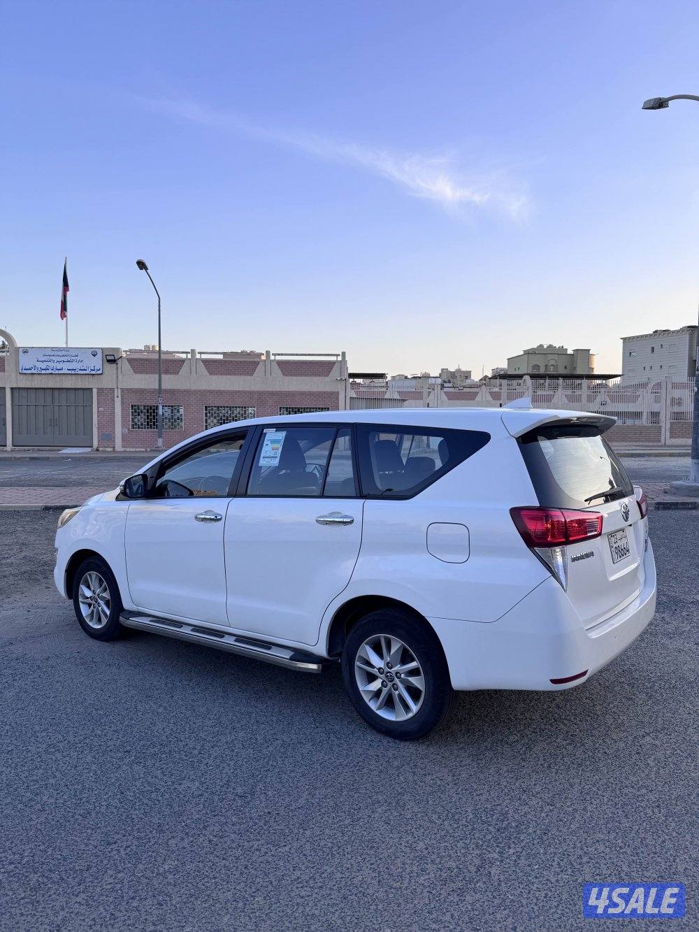 تويوتا انوفا0