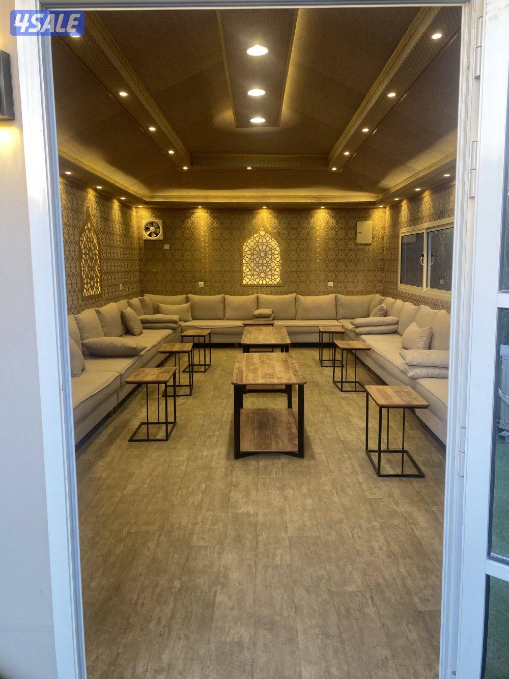 للبيع خيمة ملكية8