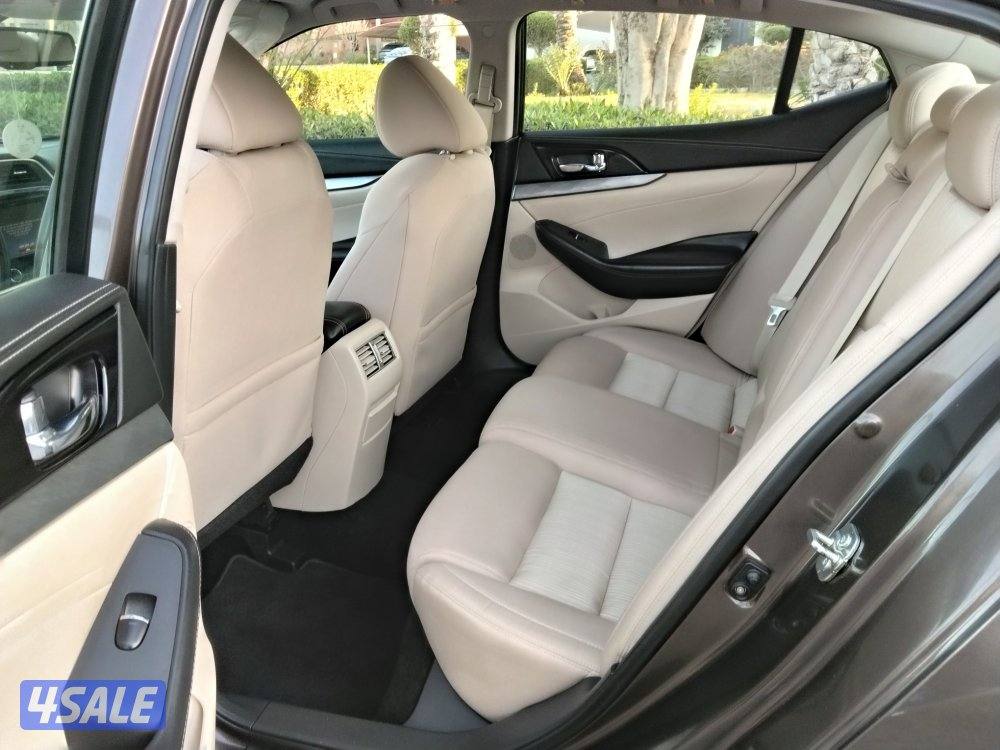 Nissan maxima5