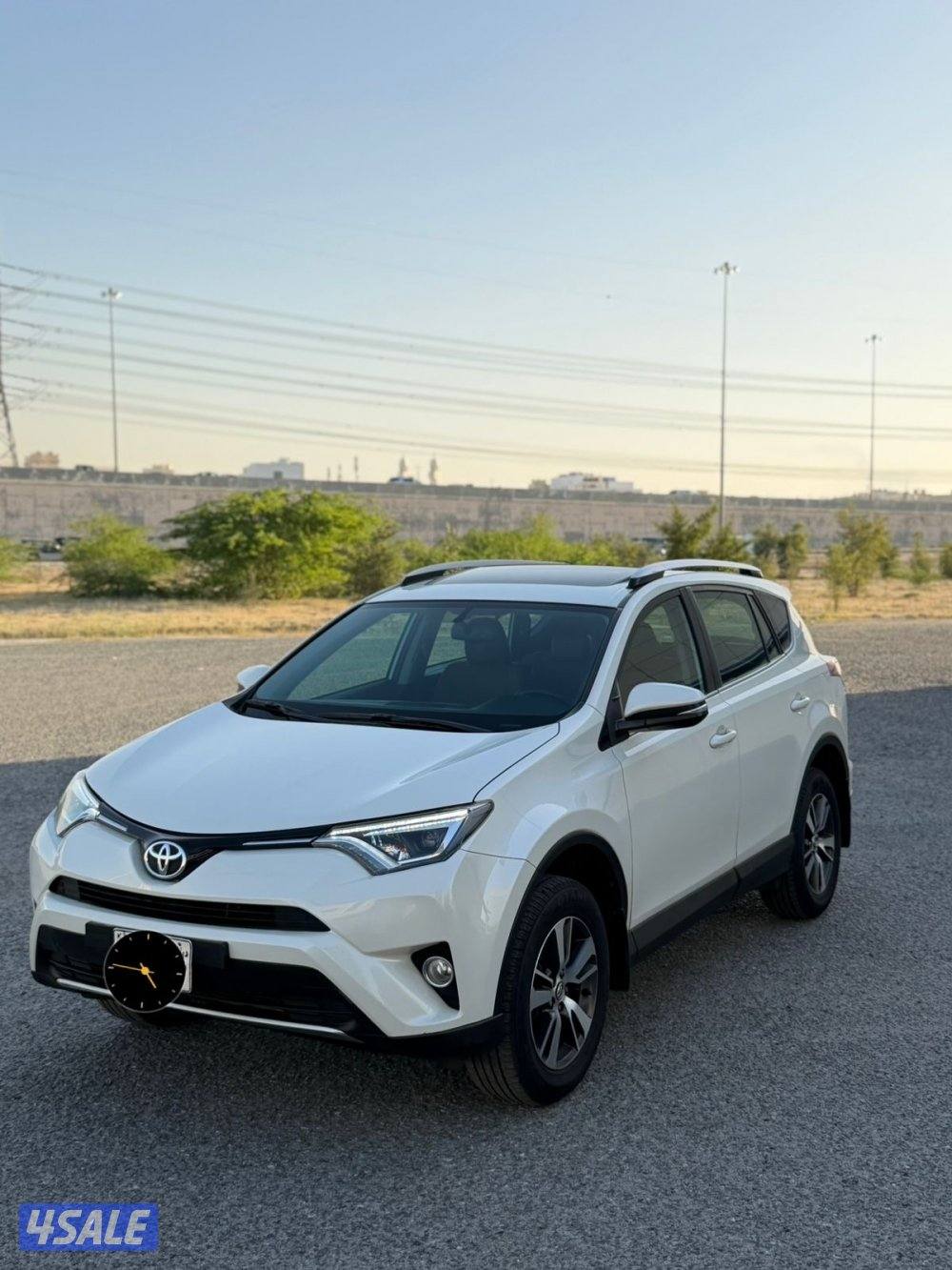 للبيع تويوتا راف 4 موديل ٢٠١٦2