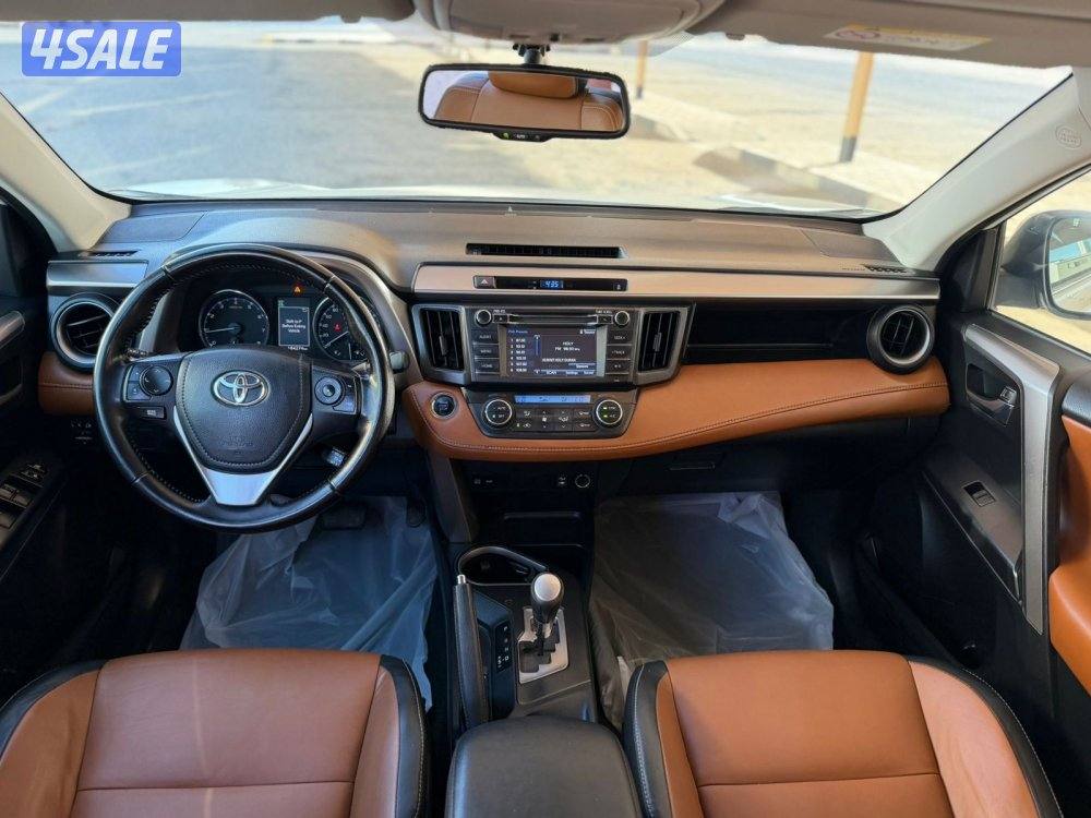 للبيع تويوتا راف 4 موديل ٢٠١٦6