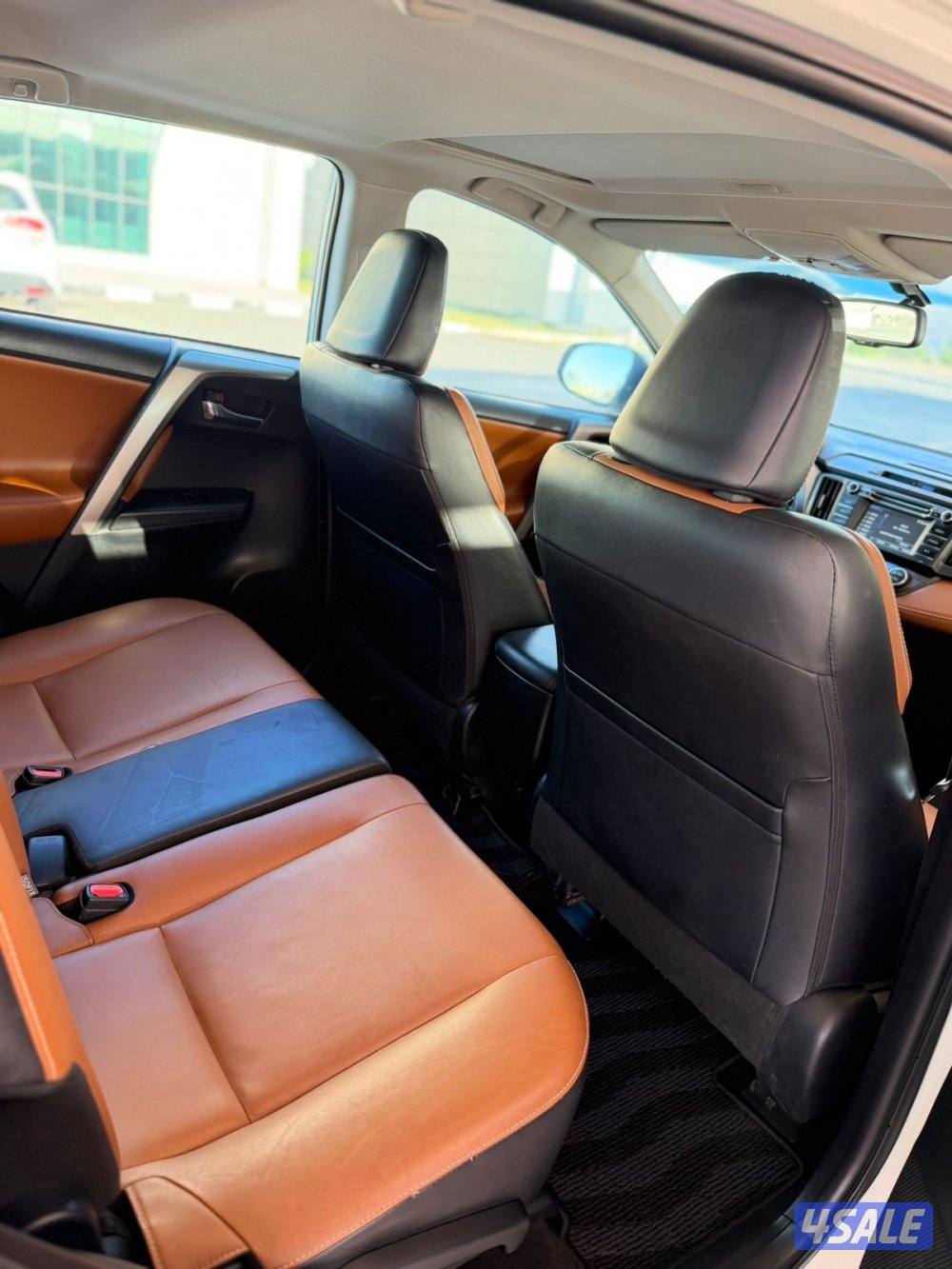 للبيع تويوتا راف 4 موديل ٢٠١٦5