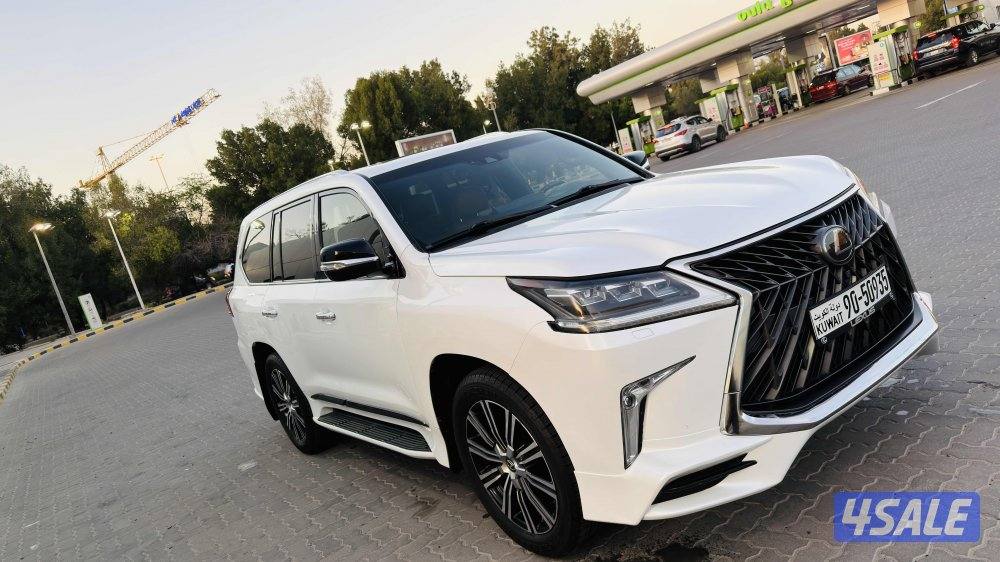لكزس 570 LX 2018 لون    صدفي درجة.   اولى.8 سلندر.2