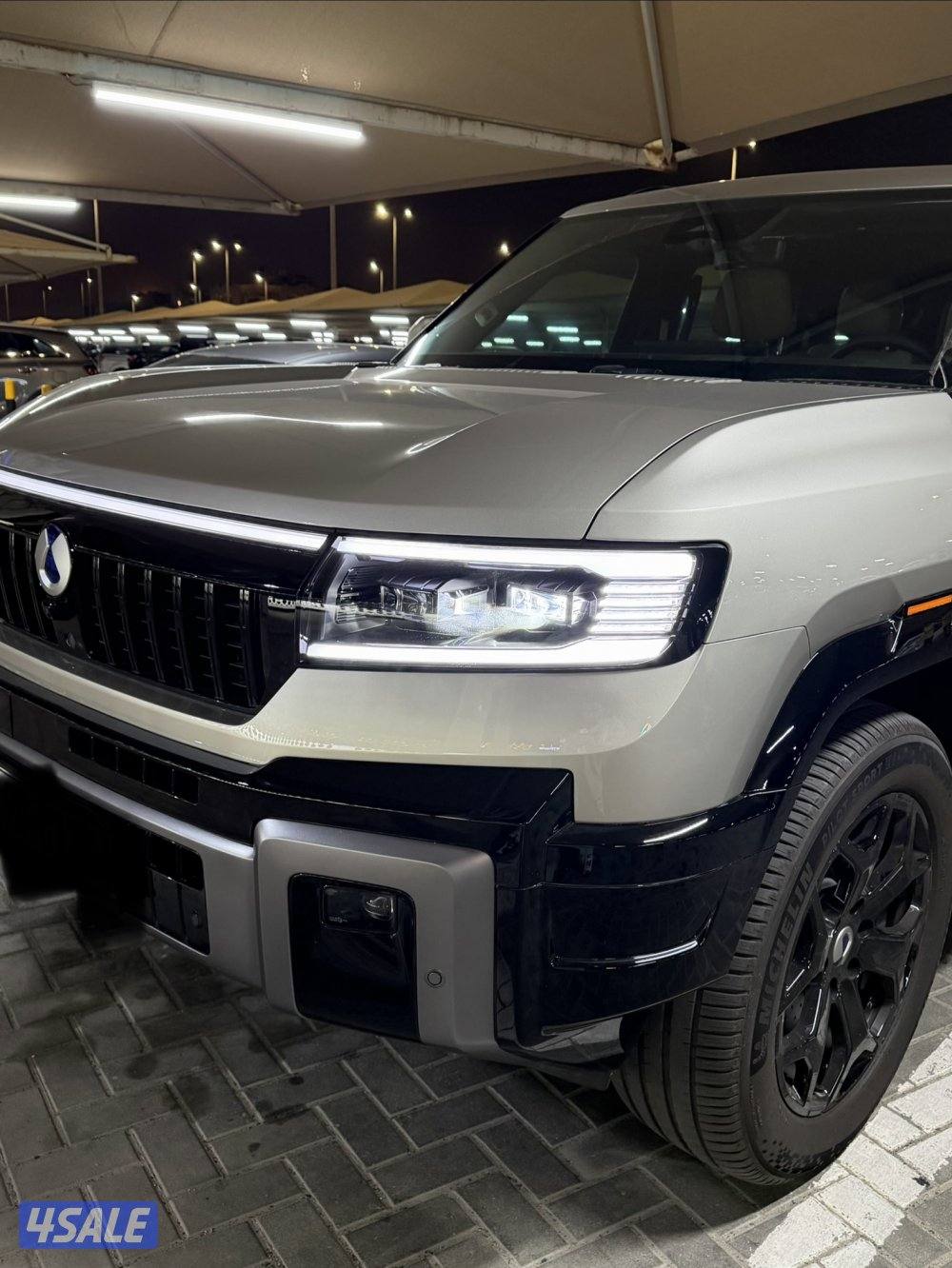 للبيع دنزا B8 وارد الوكالة ماشي الف كيلو فقط قابل للزيادة كامل المواصف0