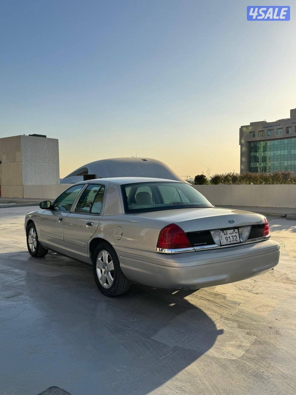 للبيع فورد كراون فكتوريا0