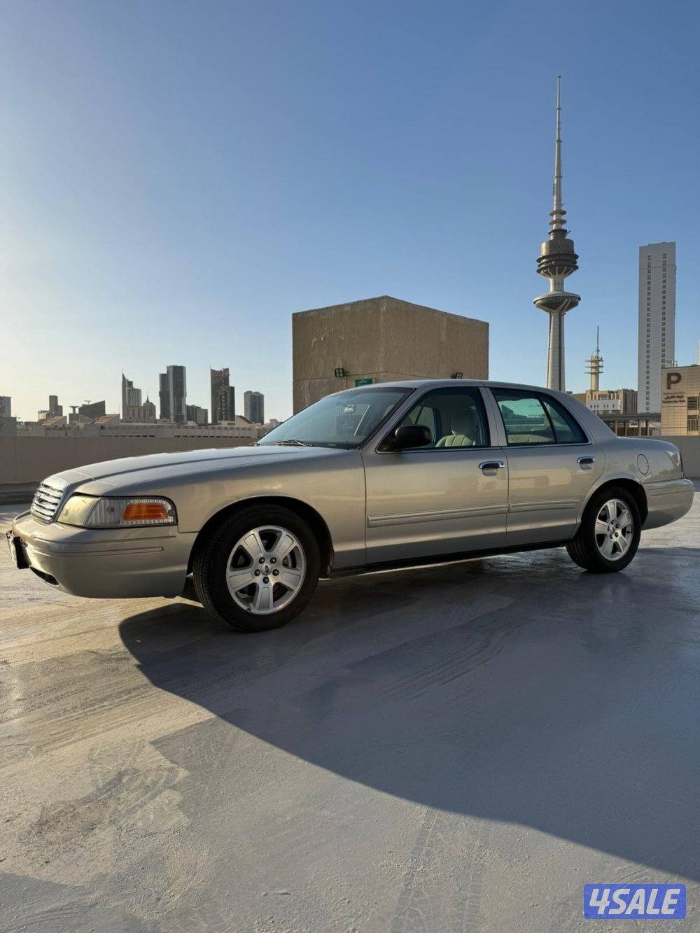 للبيع فورد كراون فكتوريا3