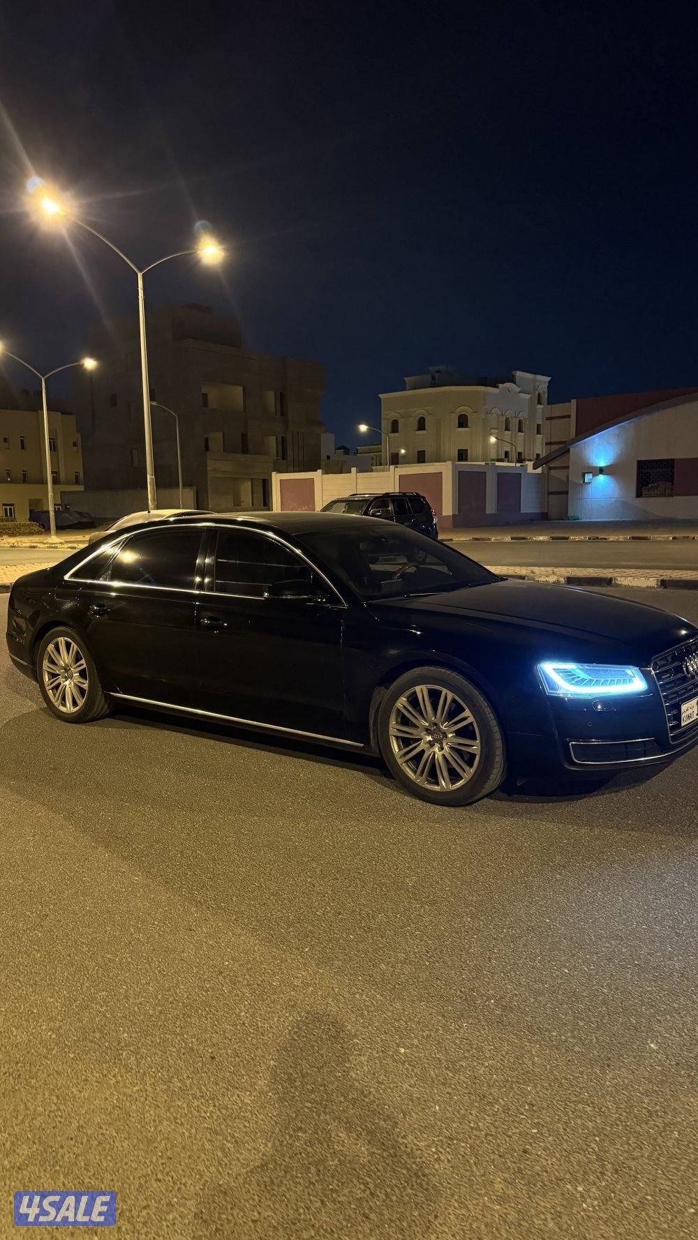 للبيع اودي A8 ٢٠١٦ ماشيه ٣٥٠٠٠٠5