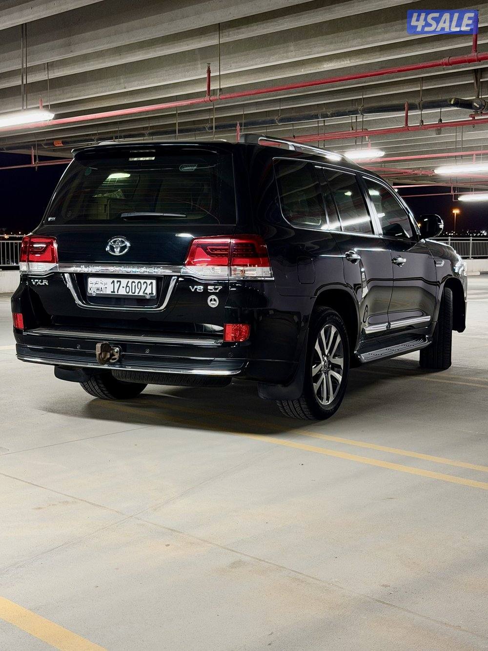 لاندكروزر VX-R موديل 20201