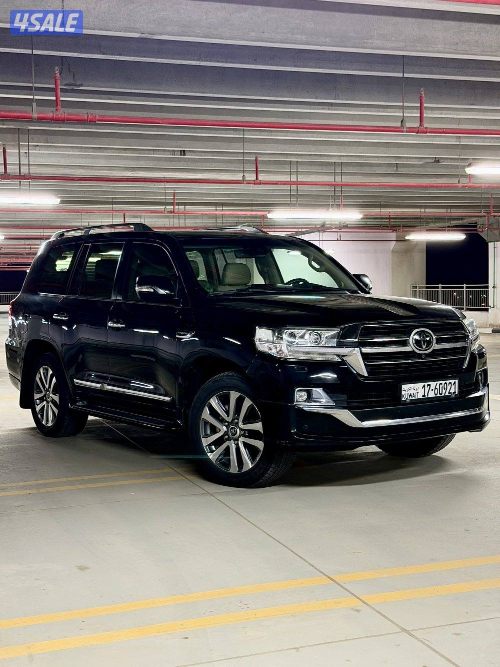 لاندكروزر VX-R موديل 20202