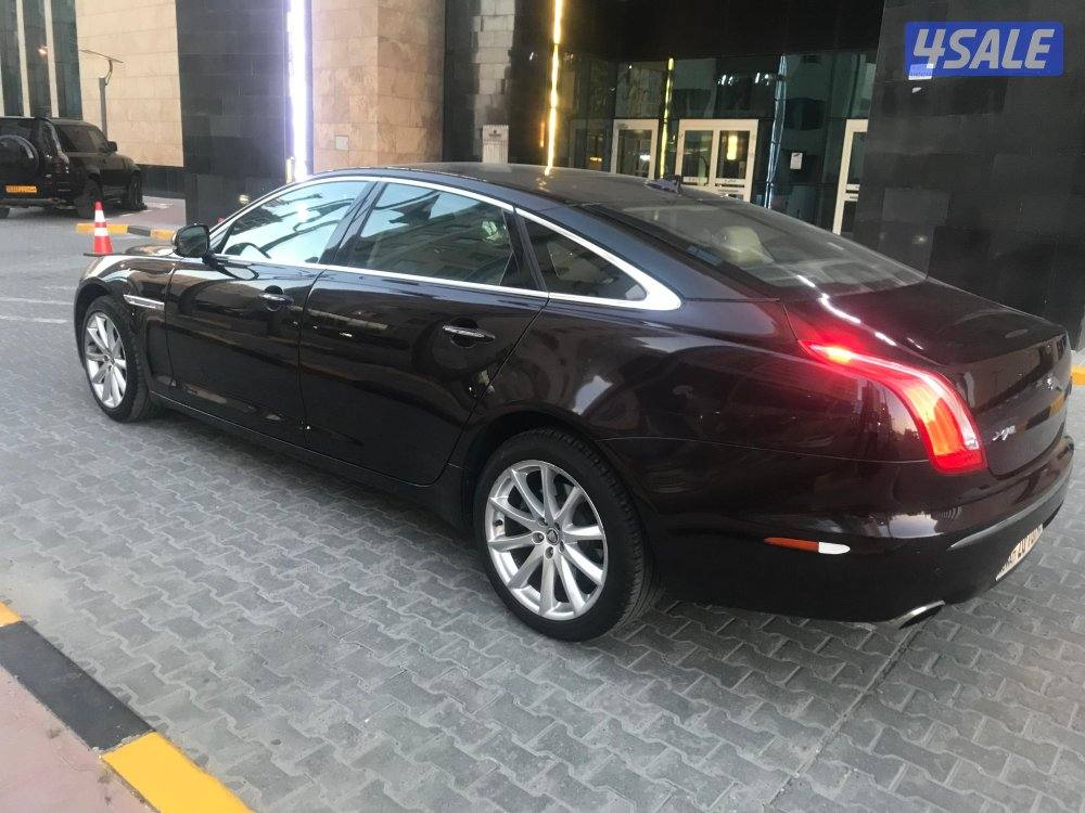 جاكور XJ مديل 2013 لون اسود بحاله الوكاله0