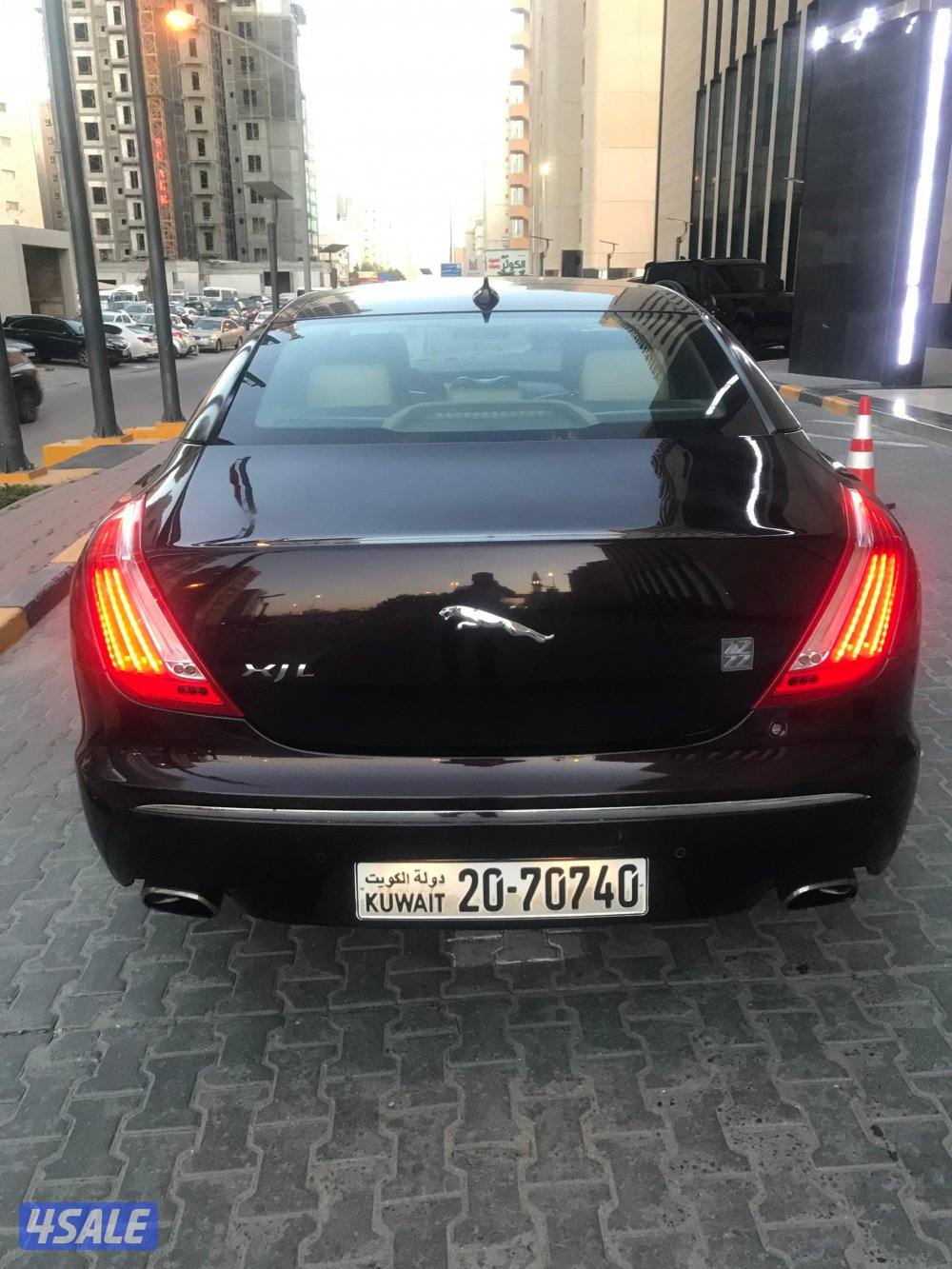 جاكور XJ مديل 2013 لون اسود بحاله الوكاله1