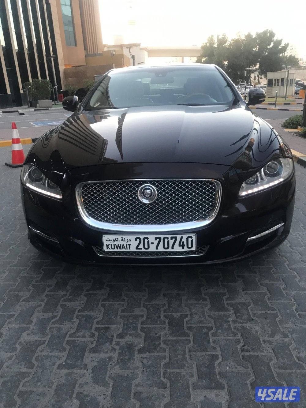 جاكور XJ مديل 2013 لون اسود بحاله الوكاله3