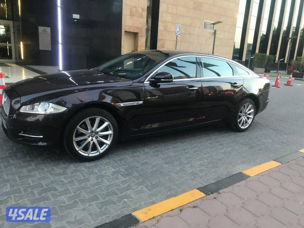 جاكور XJ مديل 2013 لون اسود بحاله الوكاله5