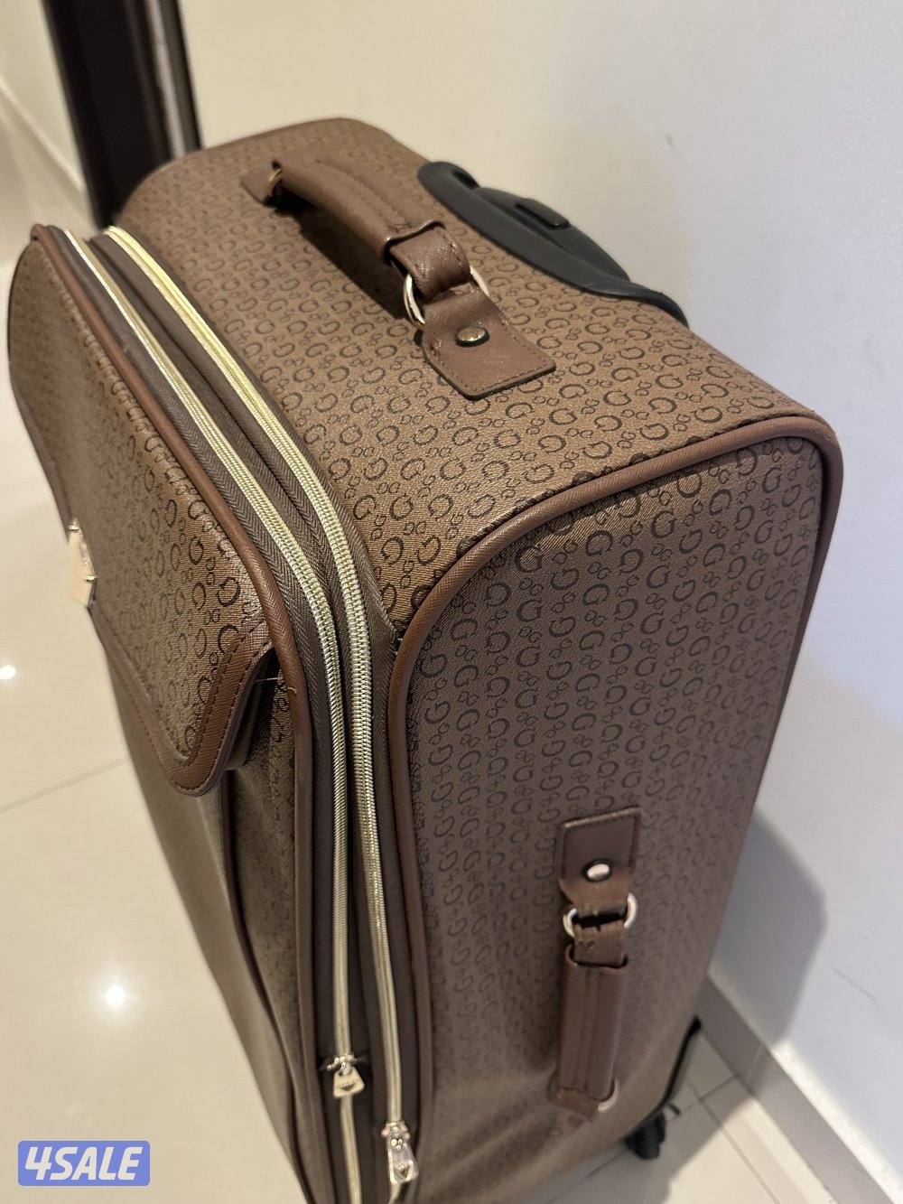 Original GUESS Travel Suitcase3