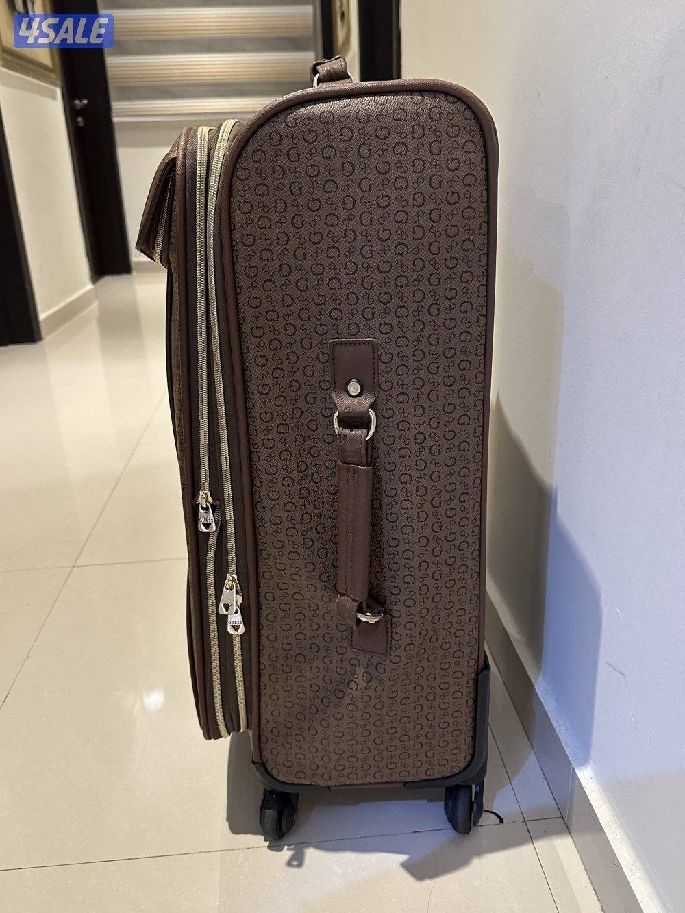 Original GUESS Travel Suitcase4