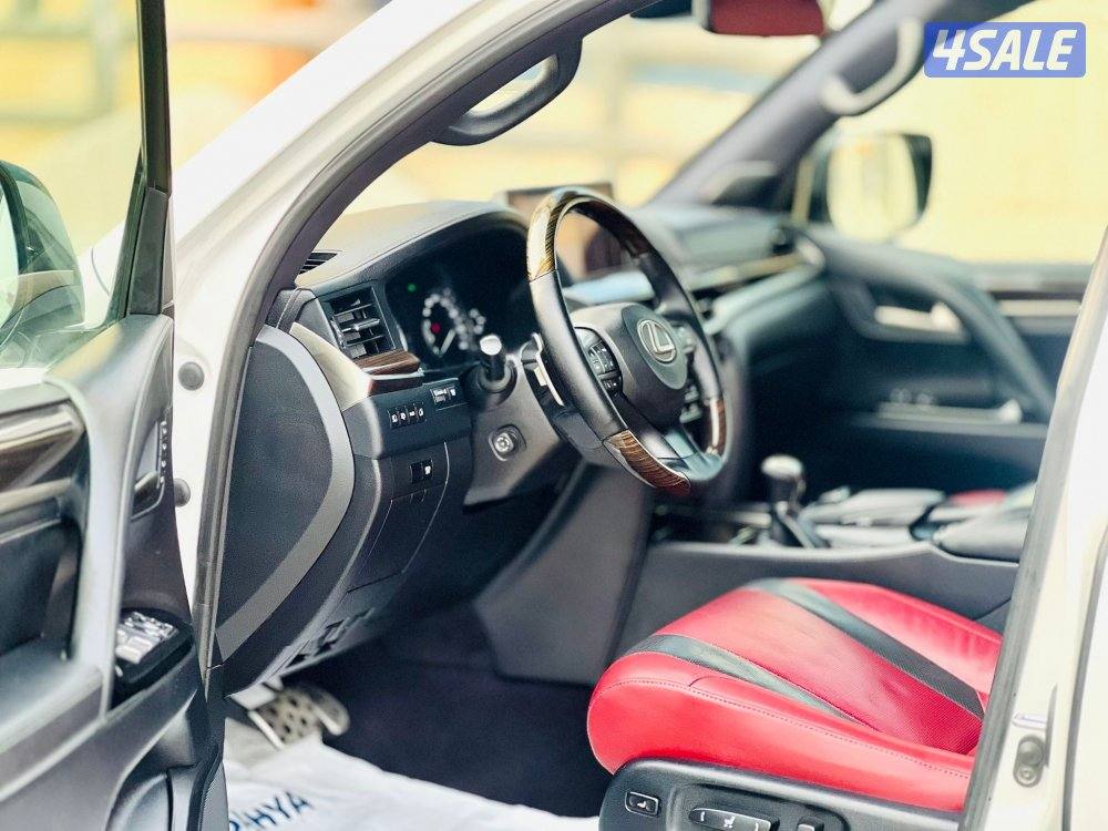 جيب لكزس 20186