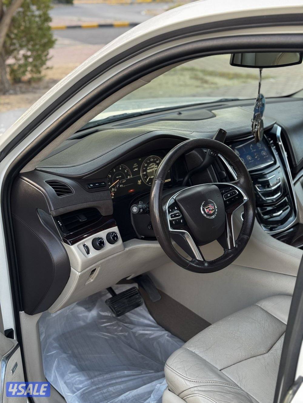 اسكاليد بريميوم 2015 ماشي 240 صبغ الوكاله4