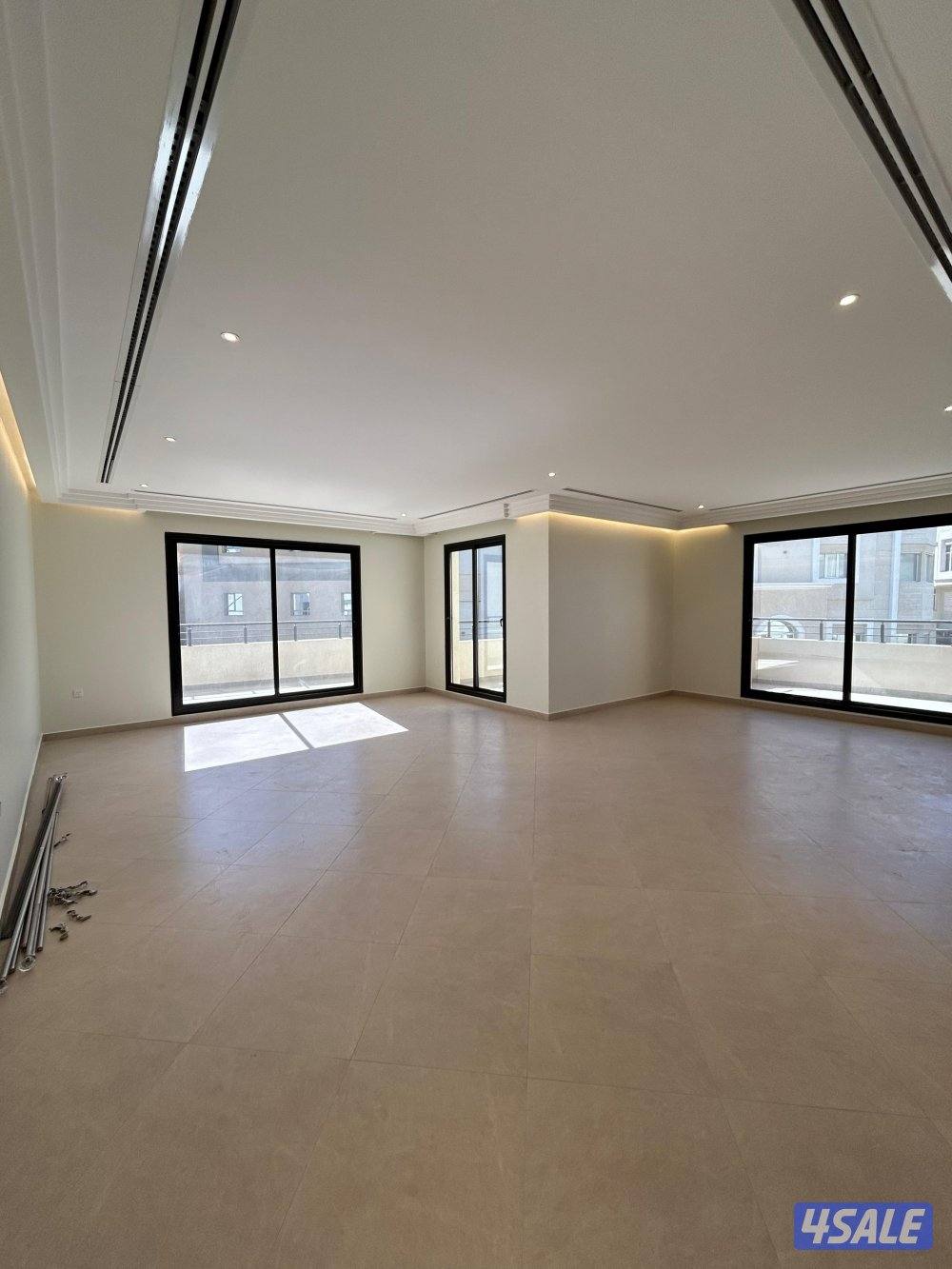 دوبلكس مميز للإيجار فى أبو فطيرة تشطيب راقي، مساحات واسعة0