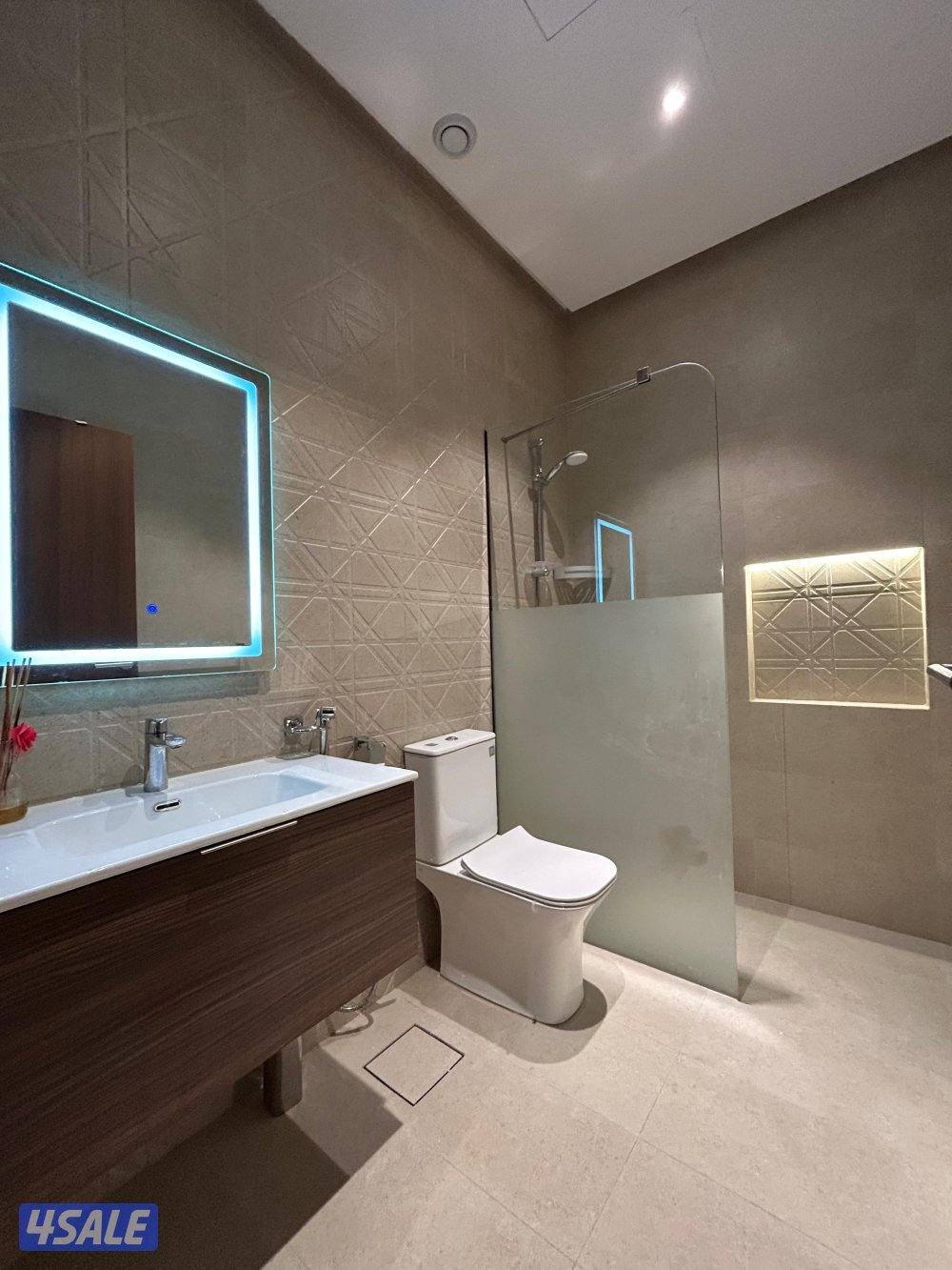 دوبلكس مميز للإيجار فى أبو فطيرة تشطيب راقي، مساحات واسعة10