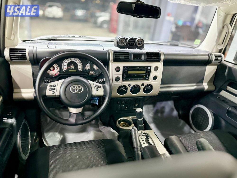 تويوتا FJ الساير موديل 2017 عداد 1956