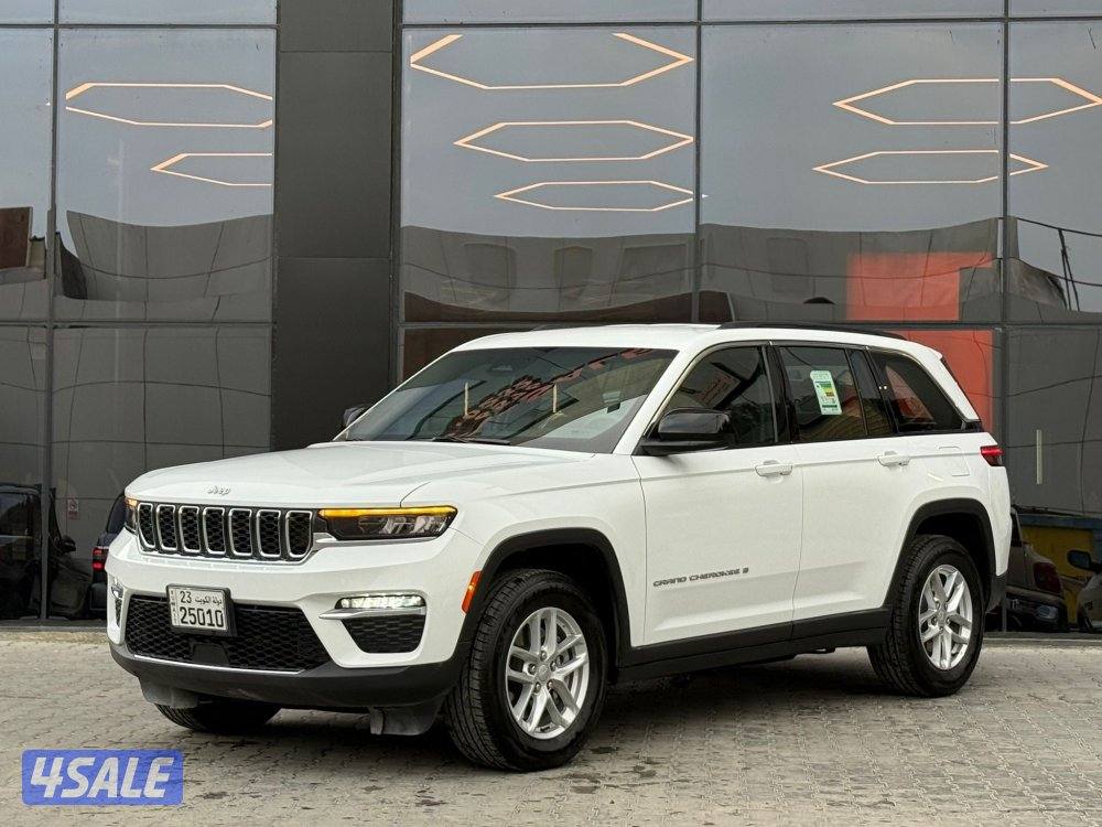 GRAND CHEROKE LARED 4*4 _ 20251