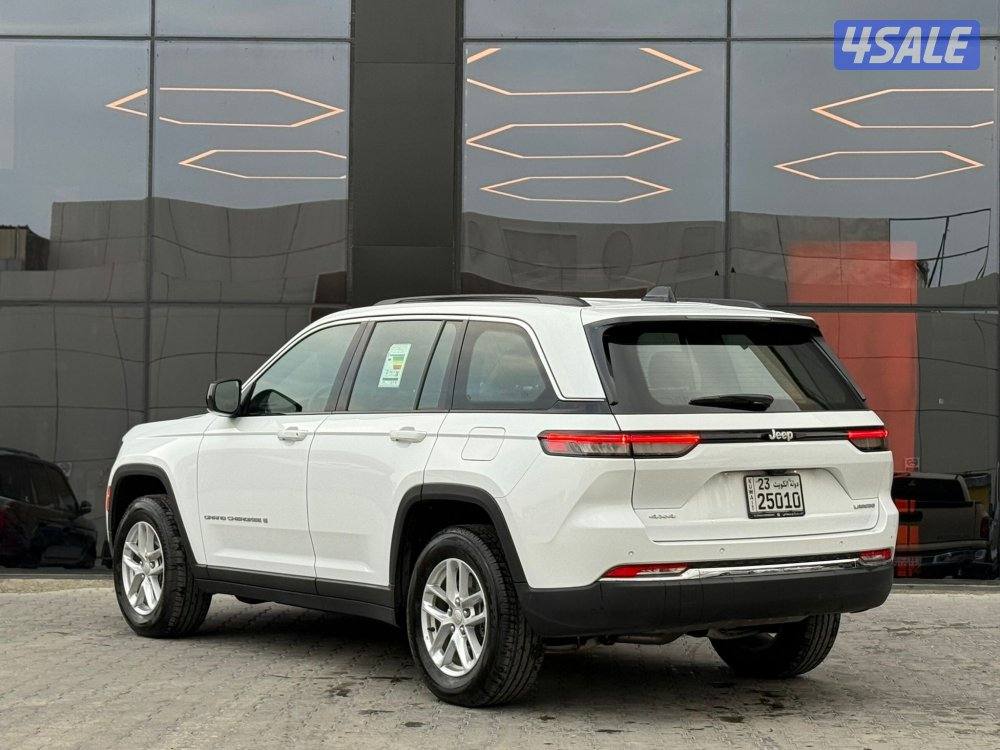 GRAND CHEROKE LARED 4*4 _ 20254