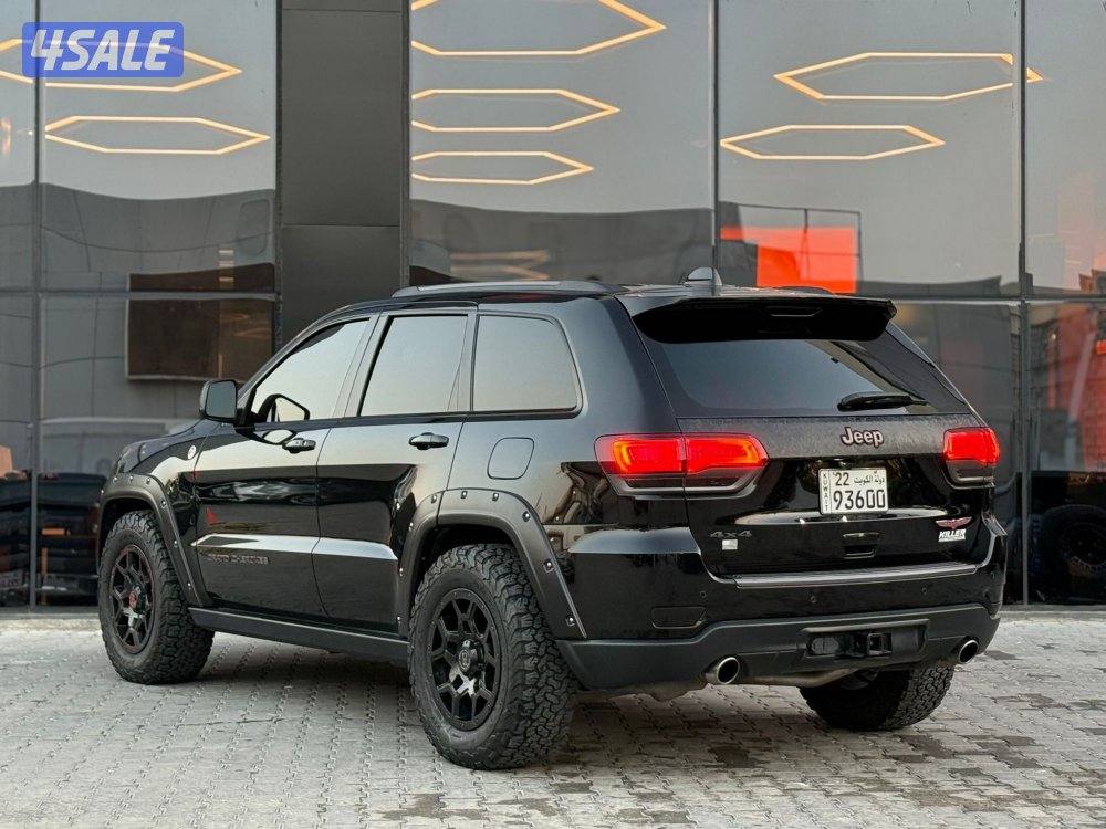 GRAND CHEROKE TRAILHAWK V8 _2018 صبغ الوكالة4
