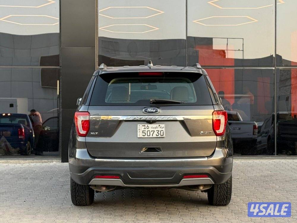 FORD EXPLORER XLT _2018 صبغ الوكالة5