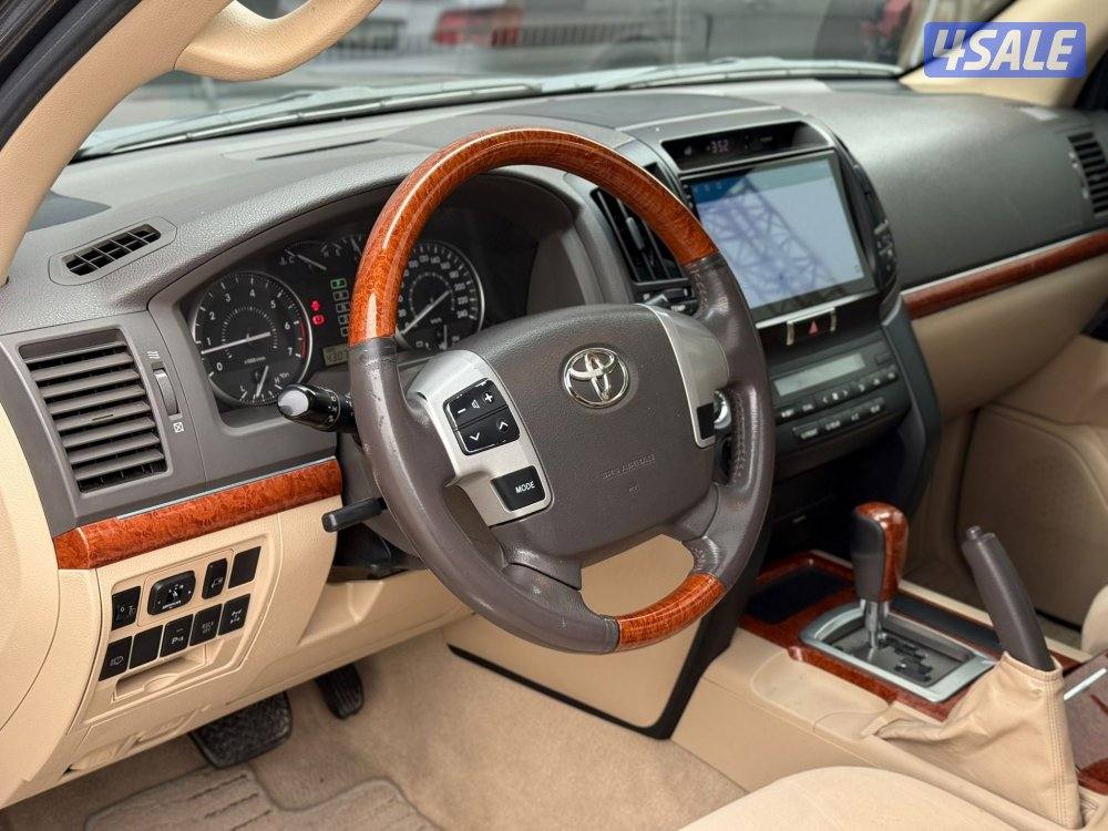 LAND CRUISER GXR V8 _20146