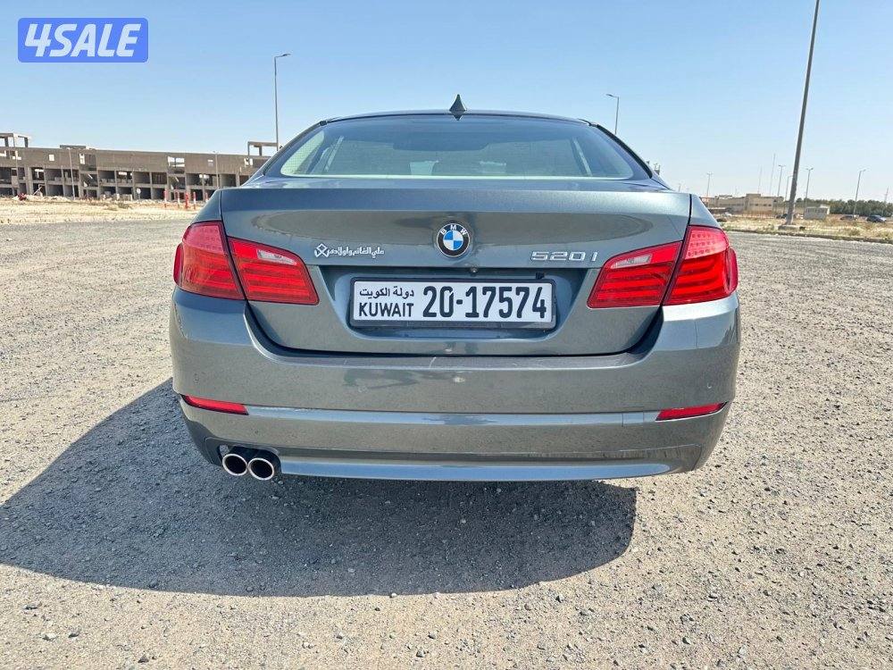 بي ام 520i موديل ٢٠١٢ بحالة ممتازة5