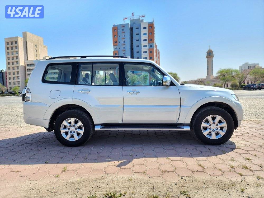 ميتسوبيشي باجيرو ماكينة صغيرة موديل ٢٠٢٢ عداد 174ألف شرط الفحص3