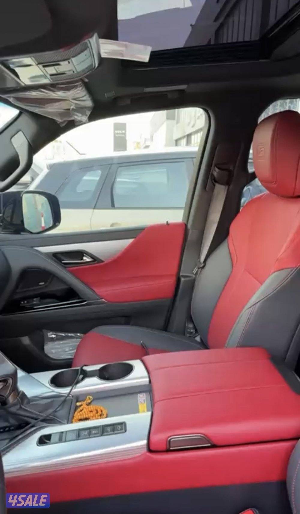 lx600 f sport 2025 new facelift أعلى فئه من الوكاله مع زوائد3