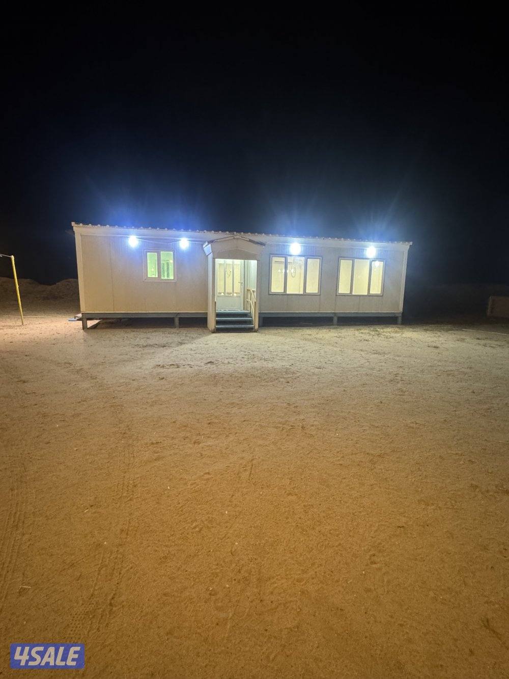 البيع شالية 12/4 ساندويش بانل مع اثاثه الدوانية 8/4 وغرفة 4/4 مغاسل او2