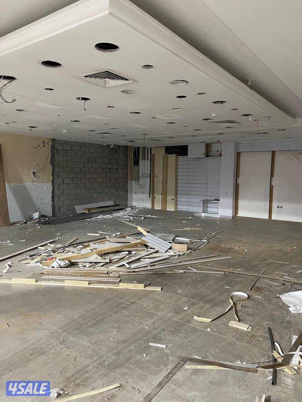 للايجار محلات بالضجيج مساحه 100 متر3