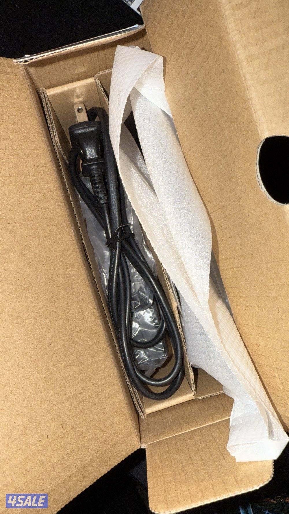 بكرتونها وبل جهاز ٦٥ لعبة نسخة monster hunter limited edition3