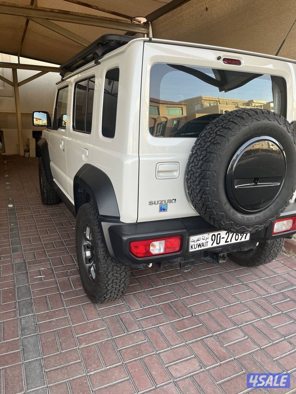 للبيع سوزوكي جمني قير عادي وارد مصطفى كرم اربع ابواب3