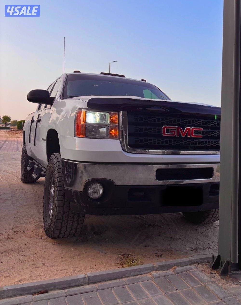 للبيع وانيت GMC HD 2011 العداد 174 الف كيلو2