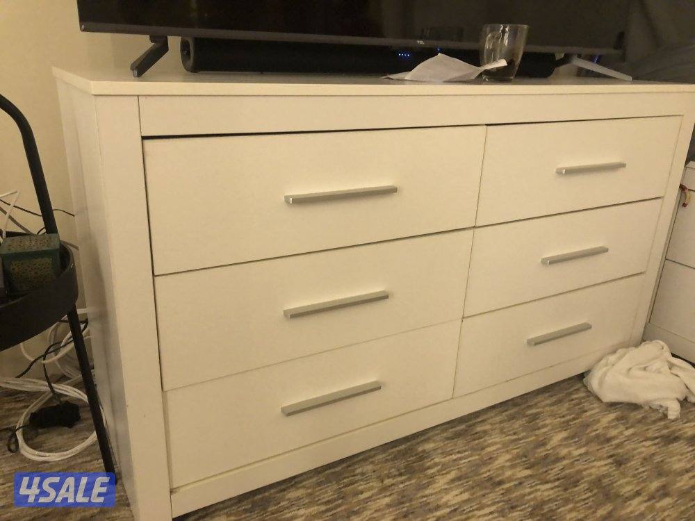 للبيع قنفات و غرفة نوم0